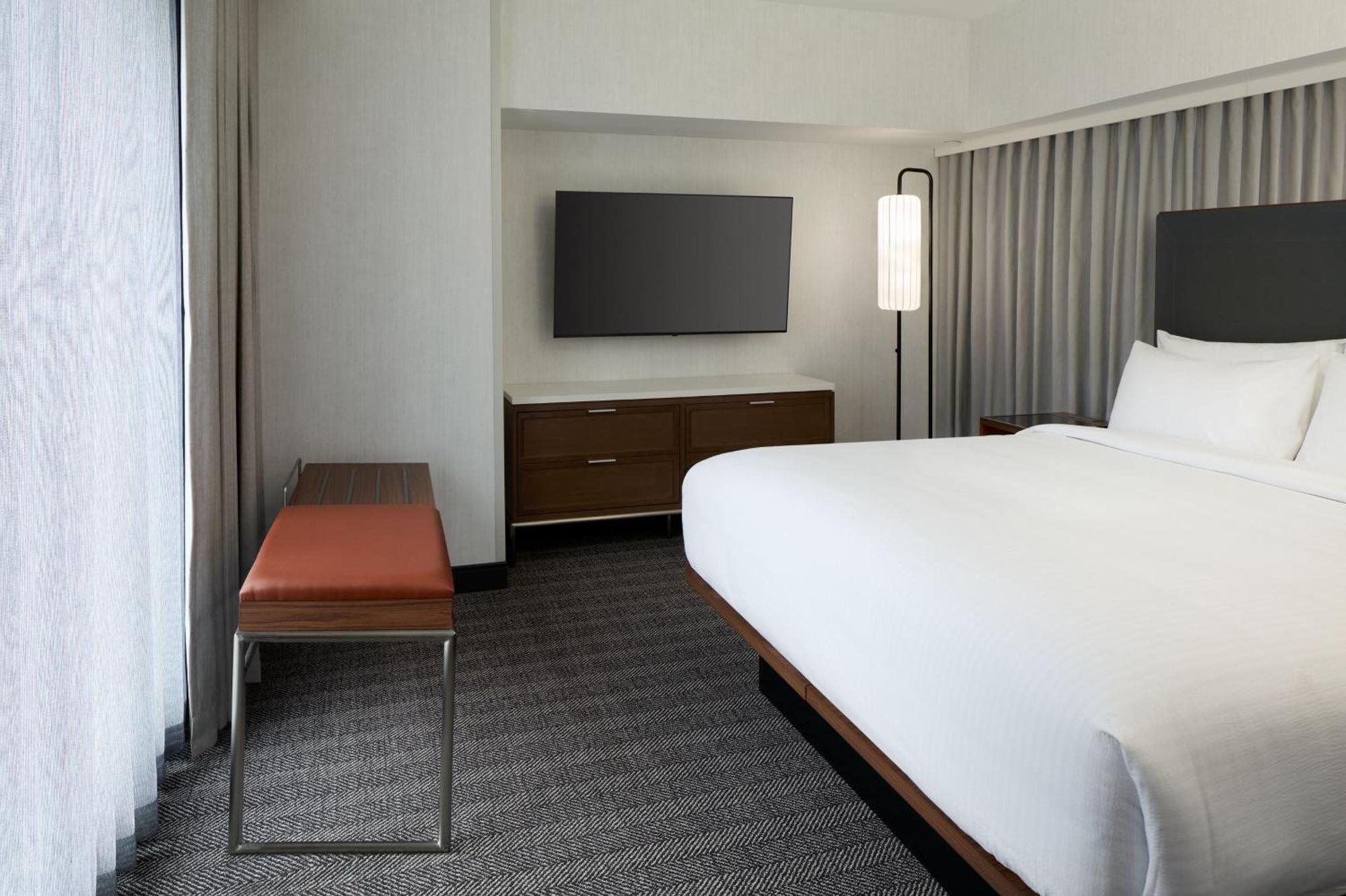 Courtyard By Marriott Montreal Laval Hotell Eksteriør bilde