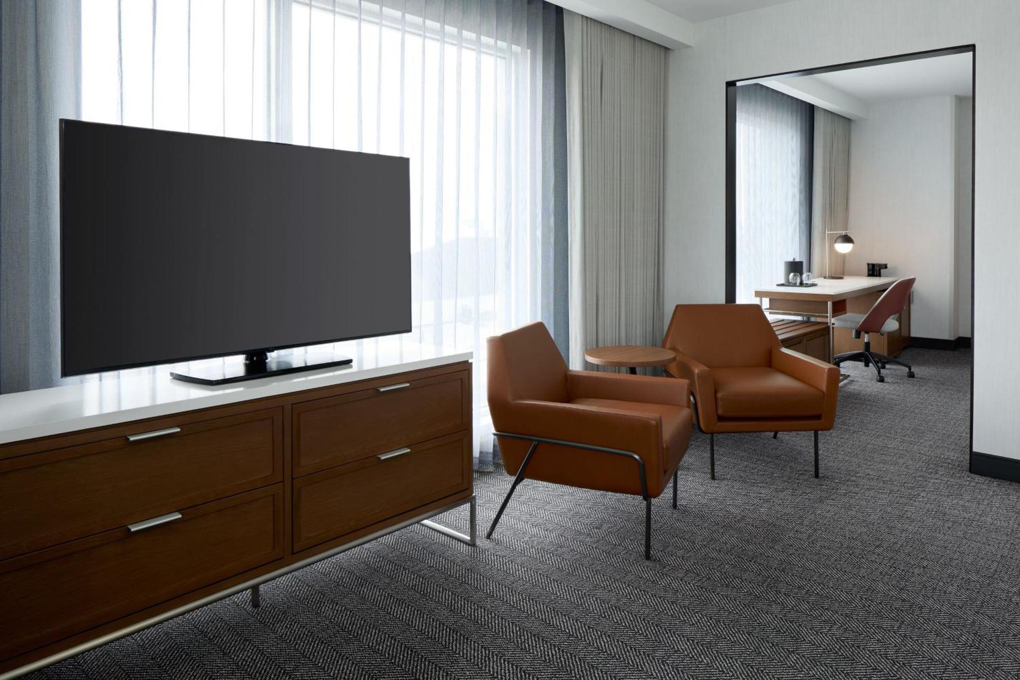 Courtyard By Marriott Montreal Laval Hotell Eksteriør bilde