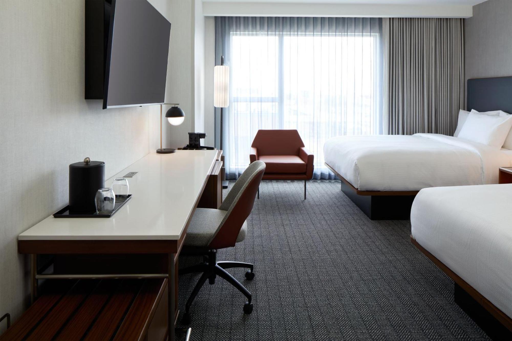 Courtyard By Marriott Montreal Laval Hotell Eksteriør bilde