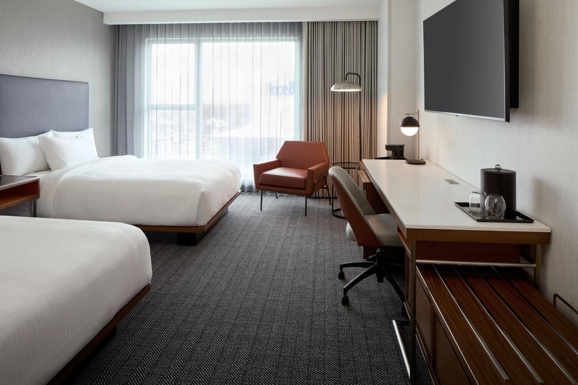 Courtyard By Marriott Montreal Laval Hotell Eksteriør bilde