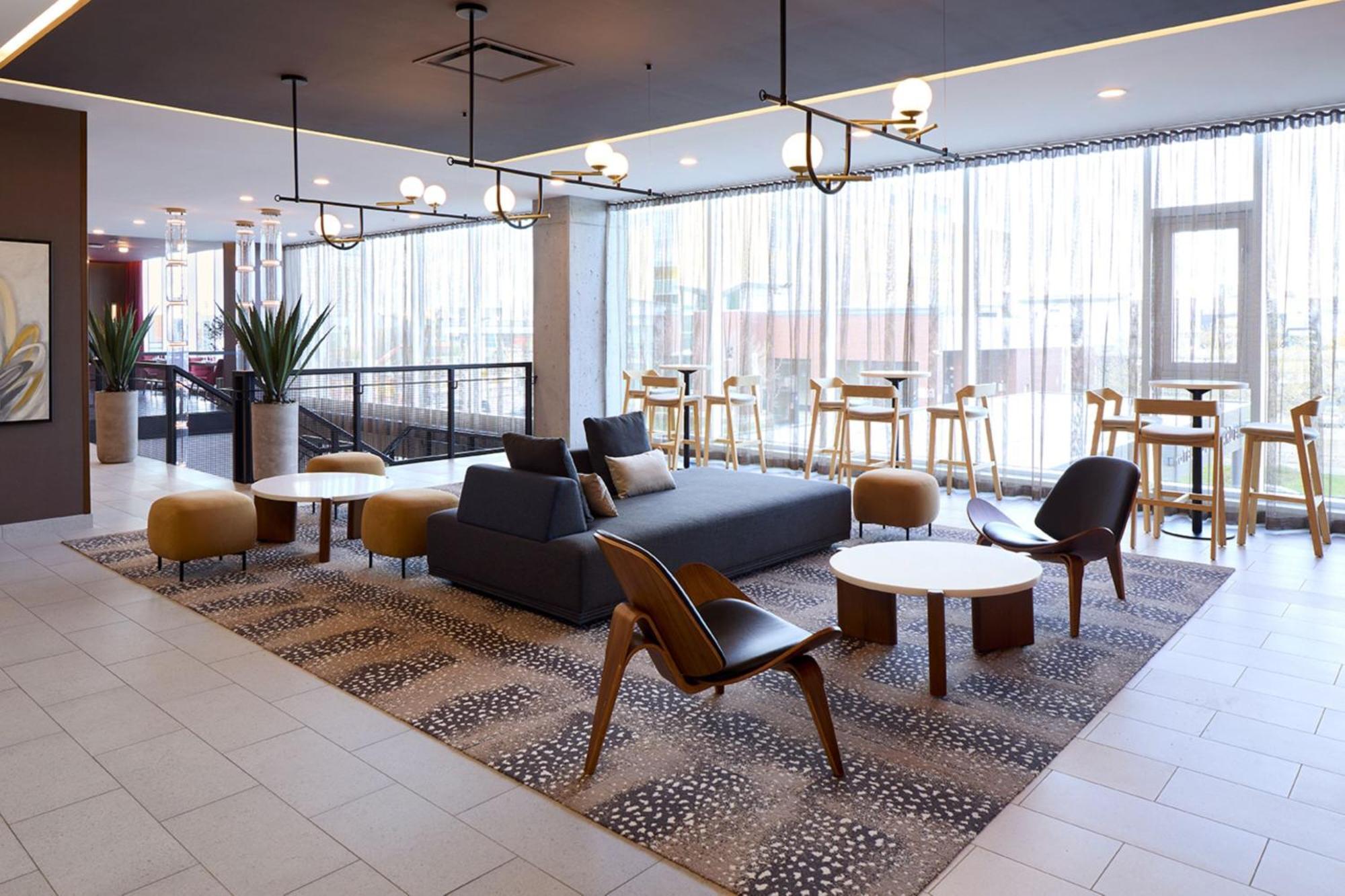 Courtyard By Marriott Montreal Laval Hotell Eksteriør bilde