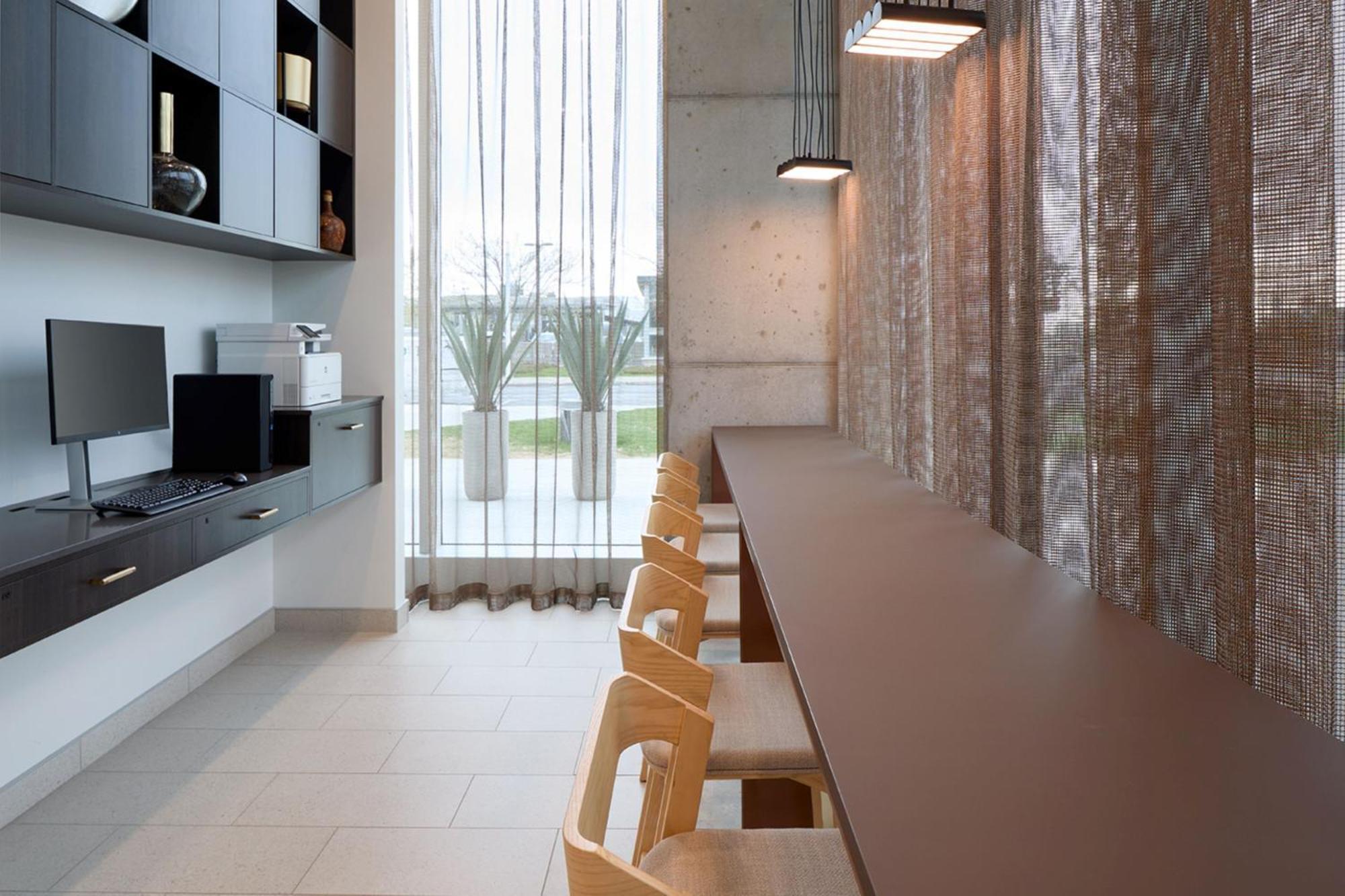 Courtyard By Marriott Montreal Laval Hotell Eksteriør bilde