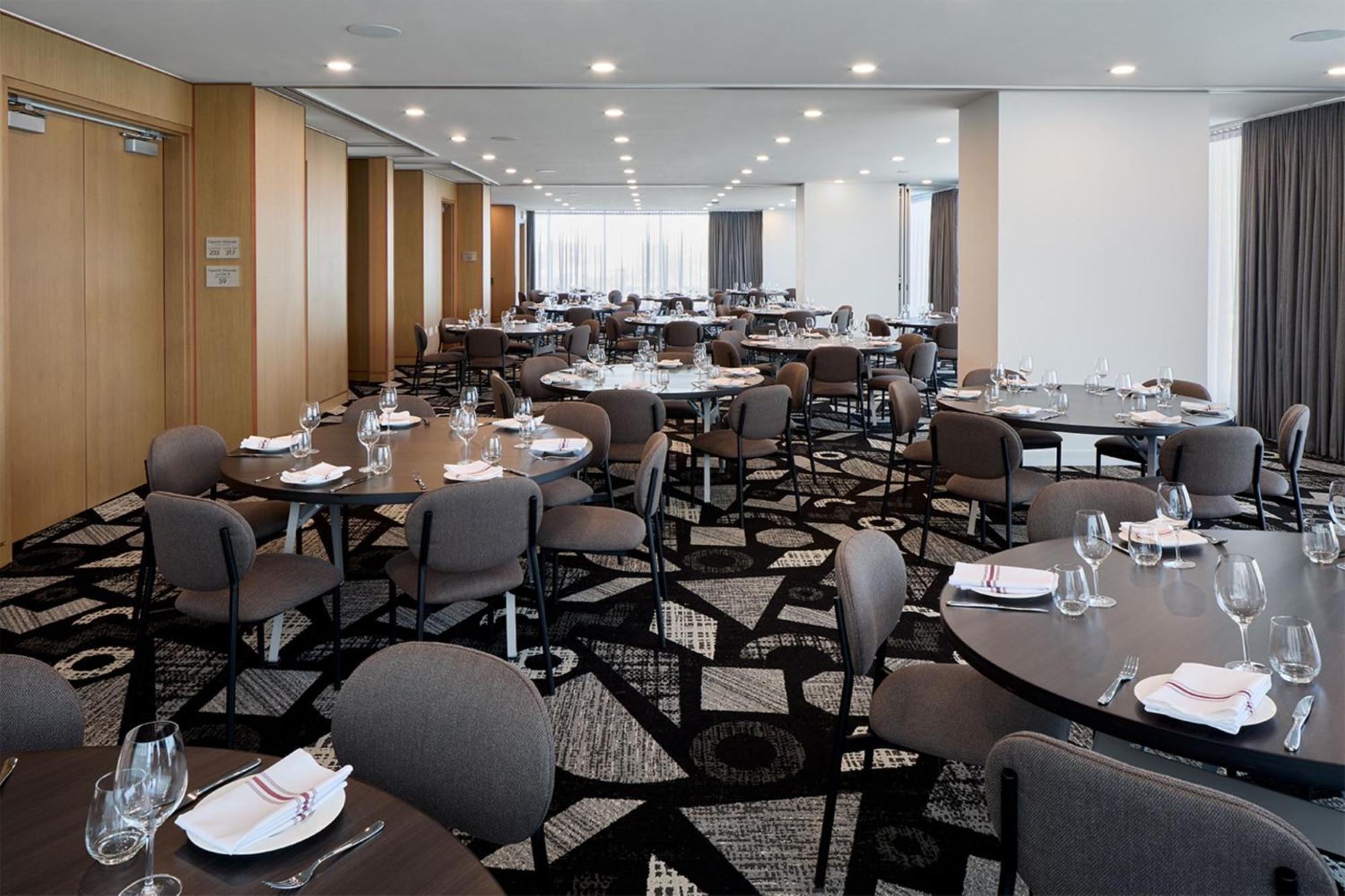 Courtyard By Marriott Montreal Laval Hotell Eksteriør bilde