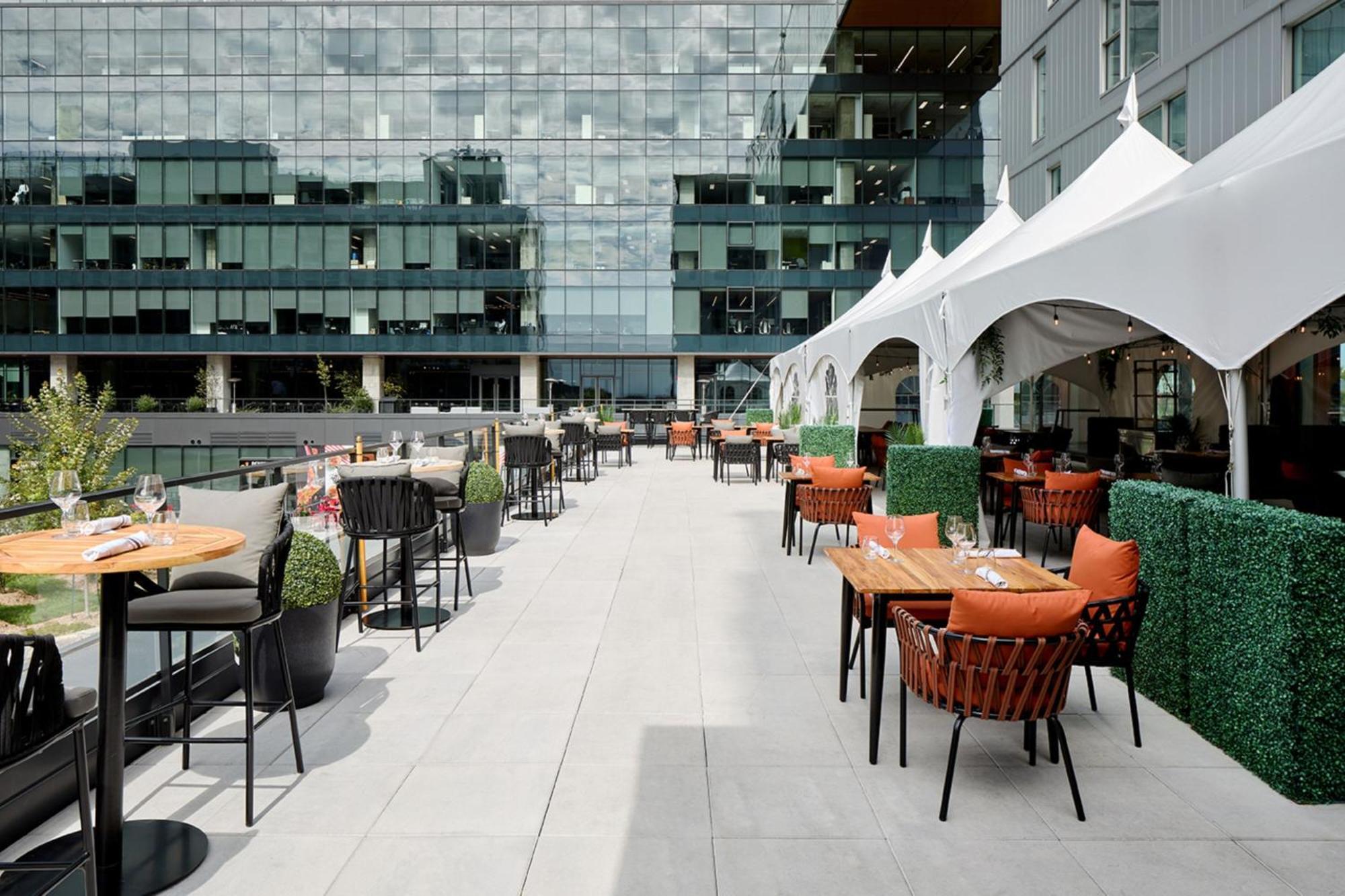Courtyard By Marriott Montreal Laval Hotell Eksteriør bilde