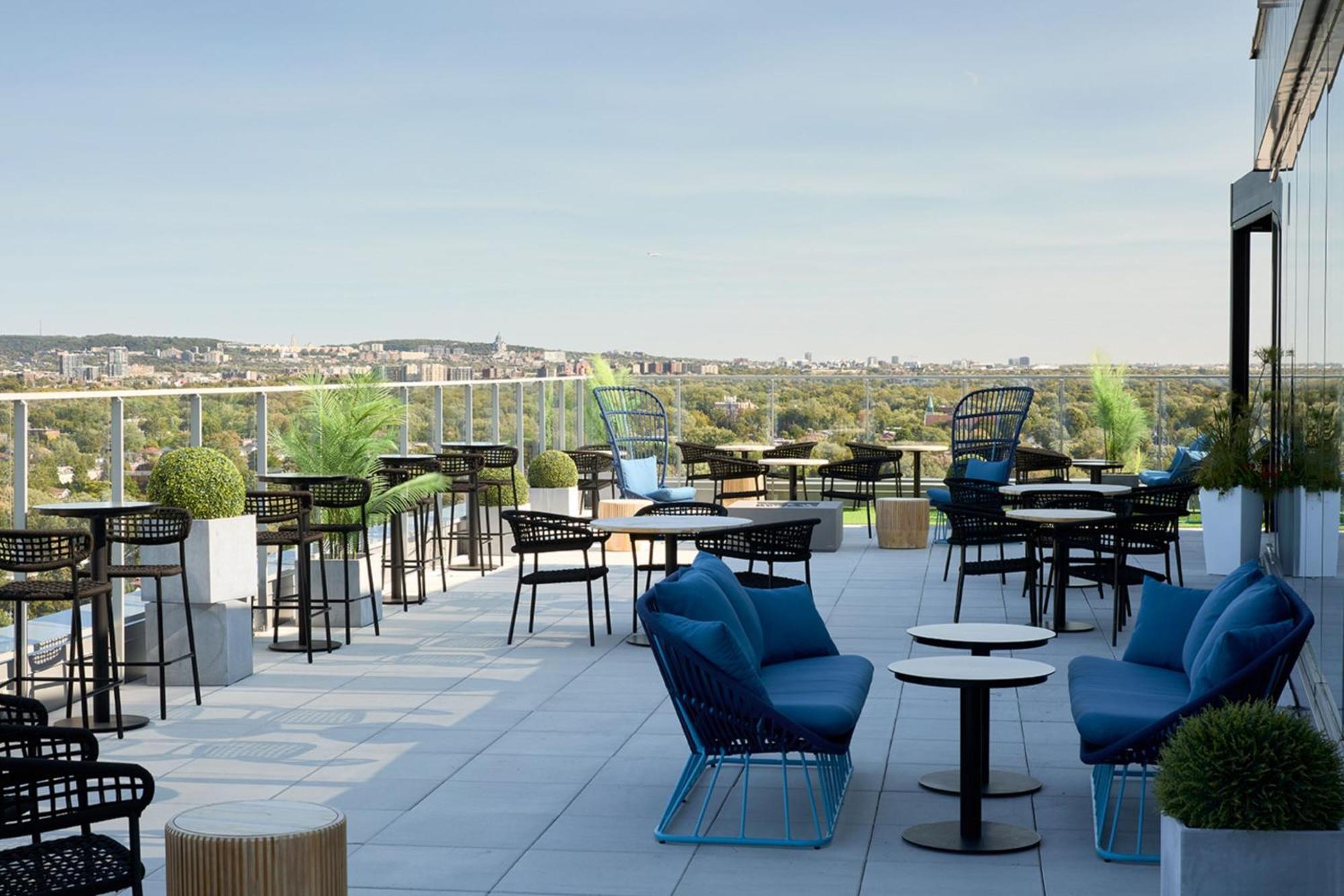 Courtyard By Marriott Montreal Laval Hotell Eksteriør bilde